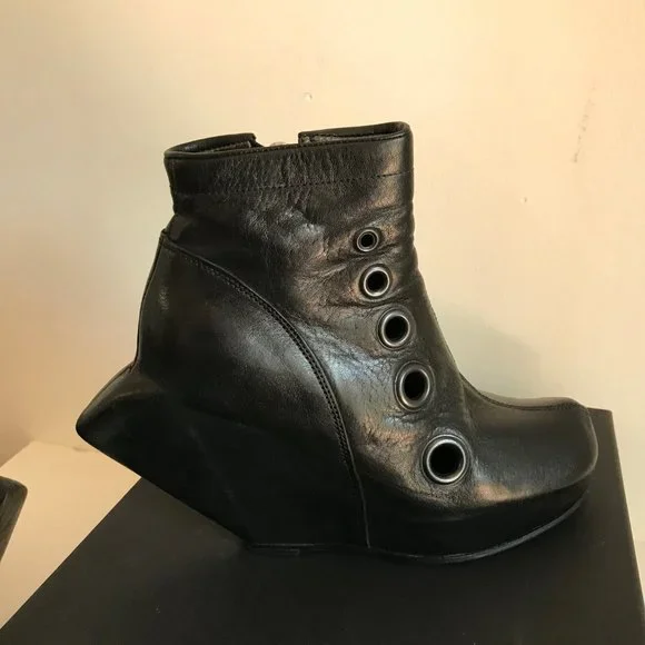 Rick Owens 'Spike' bootie with grommets - Picture 11 of 16